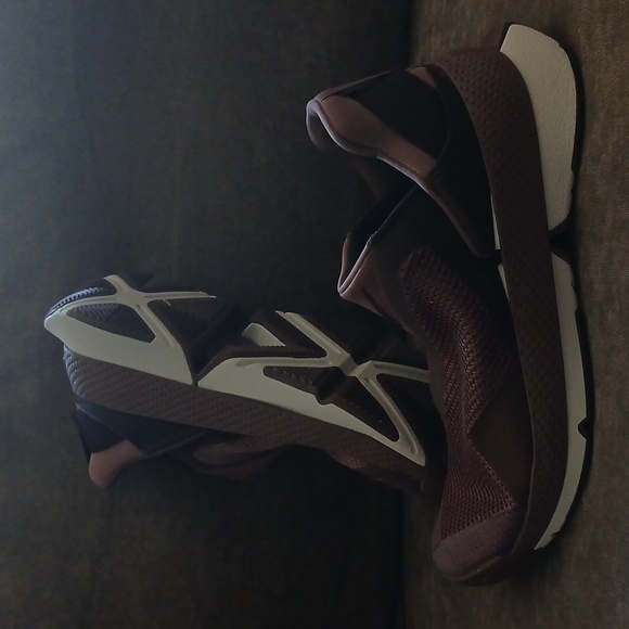 Nike Go FlyEase - Picture 2 of 7